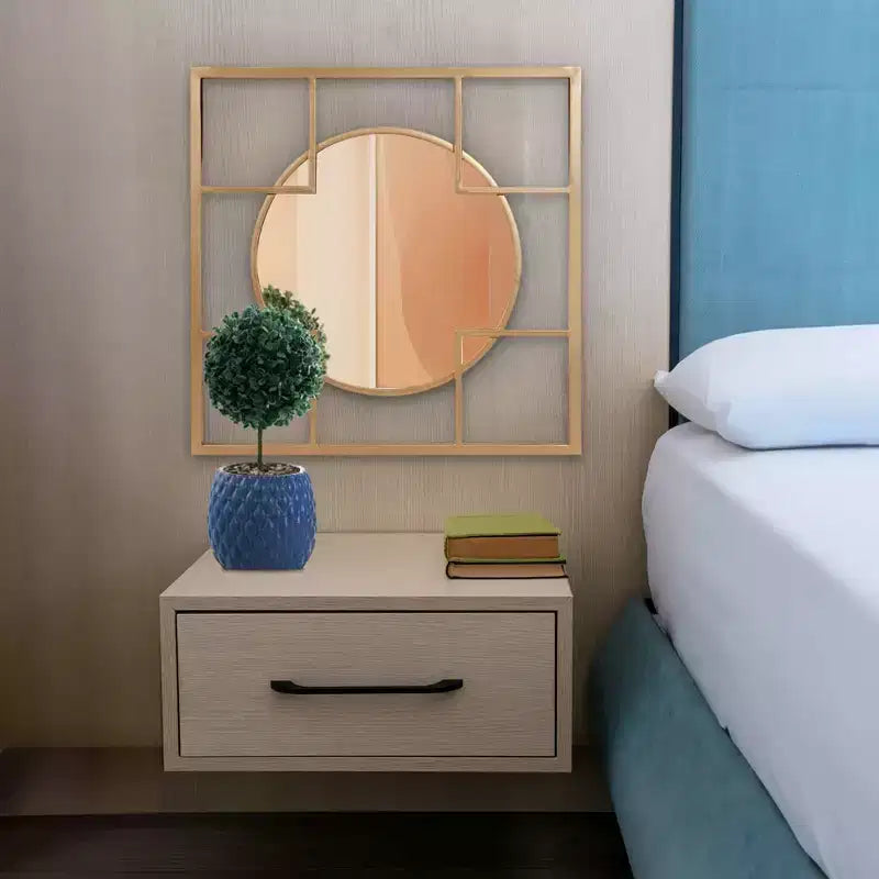 Specchio da parete oro Howard Elliott 20"x20" con cornice in metallo, circolare e quadrata: stile moderno, nessun assemblaggio, montaggio a parete