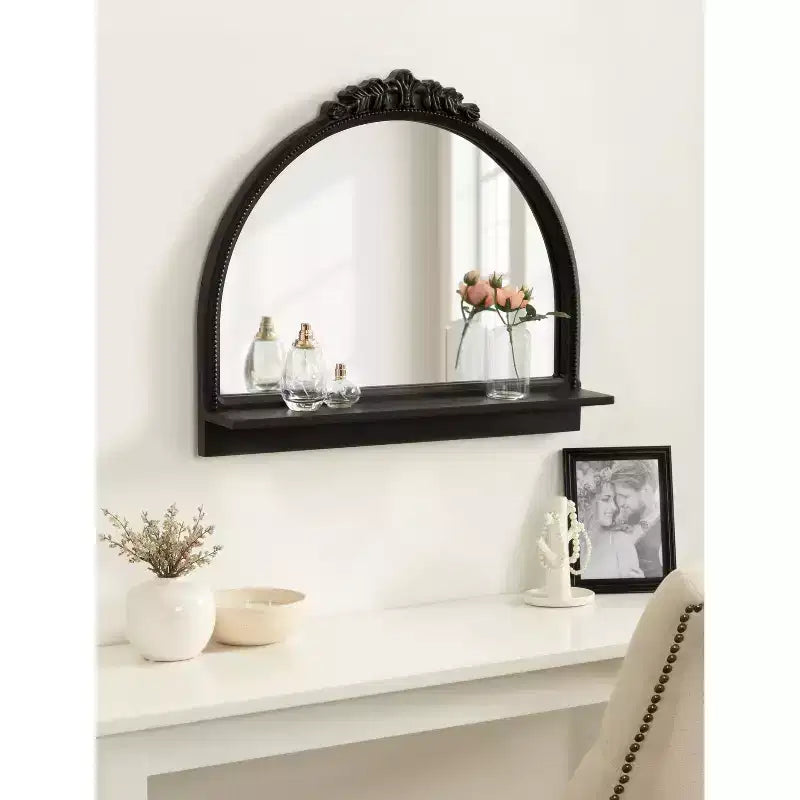 Specchio ad arco Dellona 24"x20" Kate & Laurel All Things Decor con ripiano, nero