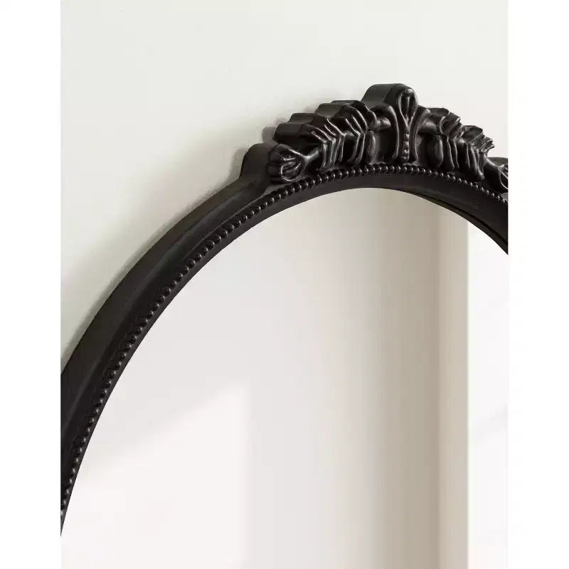 Specchio ad arco Dellona 24"x20" Kate & Laurel All Things Decor con ripiano, nero