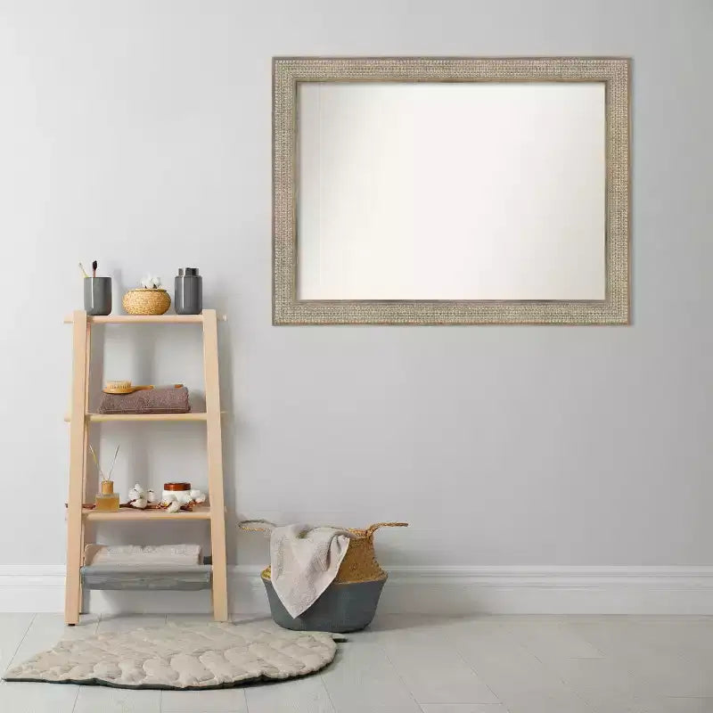 Specchio da parete da bagno in legno d'argento con motivo a traliccio non smussato 44" x 33" - Amanti Art: stile moderno, cornice in legno, montaggio a parete