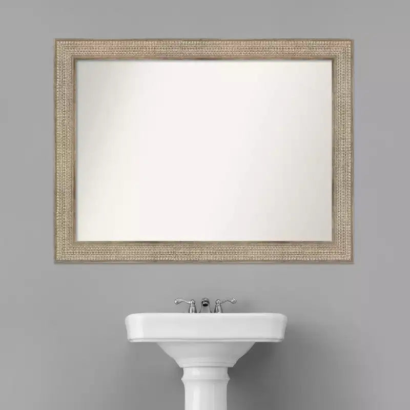 Specchio da parete da bagno in legno d'argento con motivo a traliccio non smussato 44" x 33" - Amanti Art: stile moderno, cornice in legno, montaggio a parete