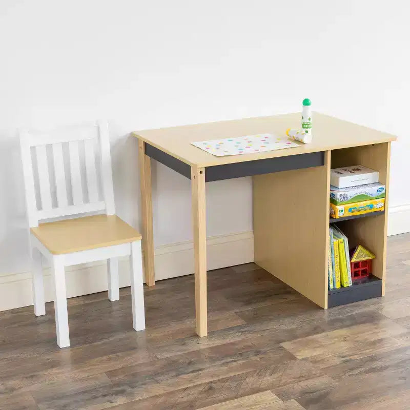 Set scrivania e sedia per bambini Humble Crew, in legno naturale: telaio in MDF, tavolo rettangolare, 3+ anni, set da 2 pezzi