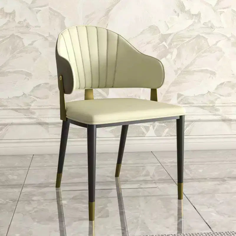 LeisureMod Aria Sedie da pranzo moderne set da 4, rivestite in pelle PU, gambe in metallo, sedute comode per cucina e sala da pranzo
