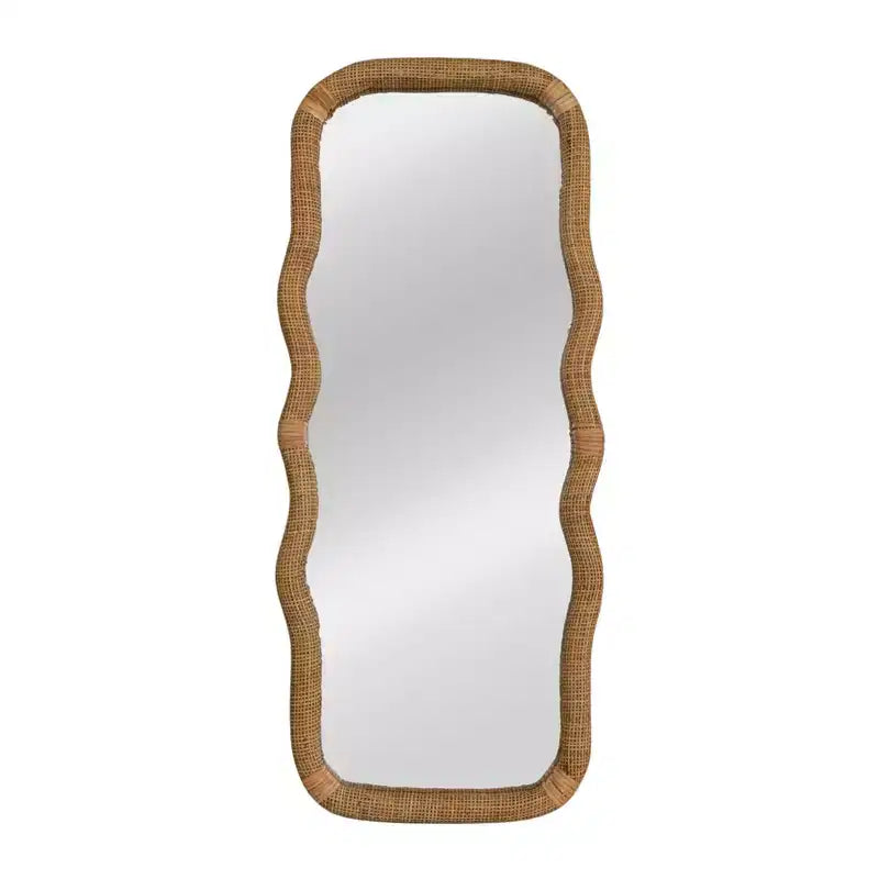 Specchio da parete Storied Home rettangolare ondulato in canna di rattan intrecciato a mano, naturale