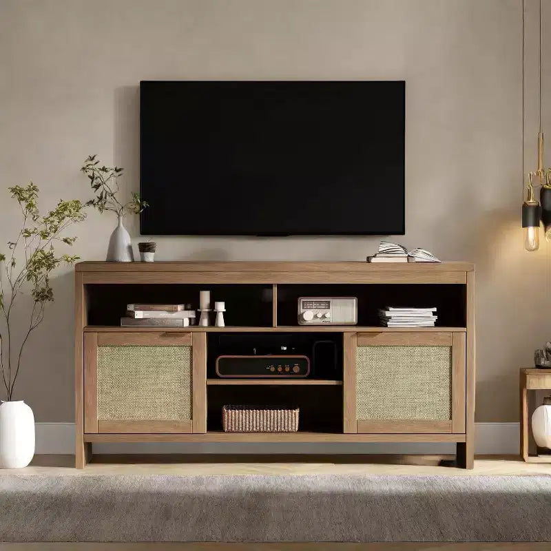 Mobile TV Boho da 65 pollici con ante in rattan - Mobile porta TV moderno in legno da 58 con ripiani regolabili per soggiorno