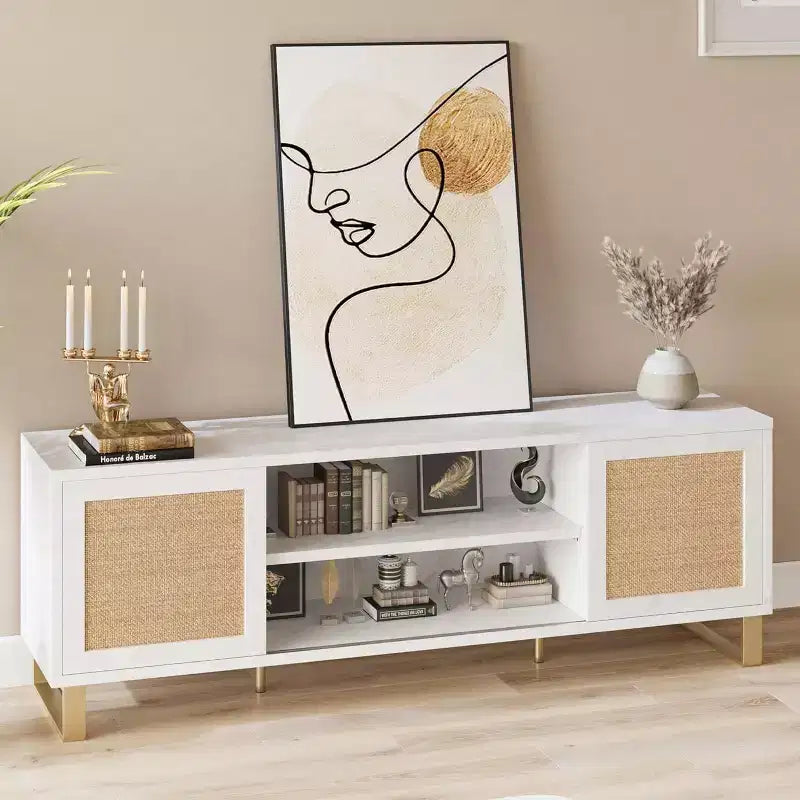 Mobile TV moderno da 65 pollici con finitura in rattan e marmo - Centro di intrattenimento bianco e oro con ante e ripiani contenitori