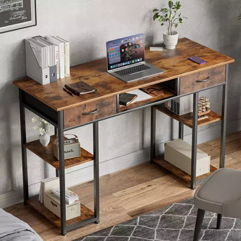 Scrivania per Computer con Ripiani, Piccolo Tavolo da Studio/Ufficio per PC con Borsa Laterale in Tessuto e Gancio per Cuffie, Struttura in Metallo (47.24 x 15.75 x 30.59)