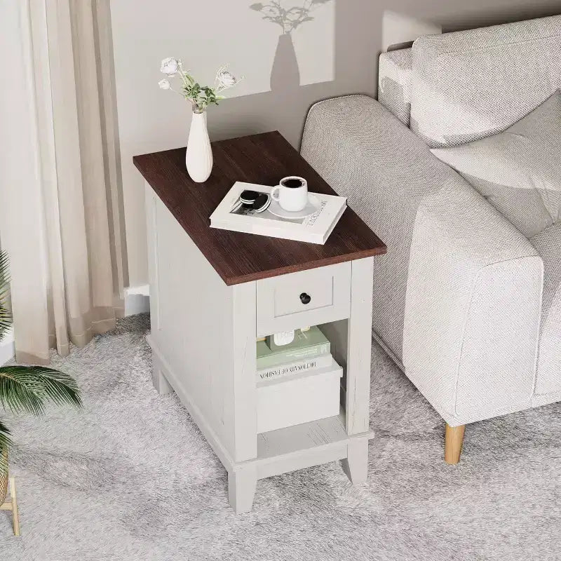 Tavolino da salotto Acekool Farmhouse con stazione di ricarica e cassetto portaoggetti, tavolino d'appoggio bianco e marrone per soggiorno e camera da letto