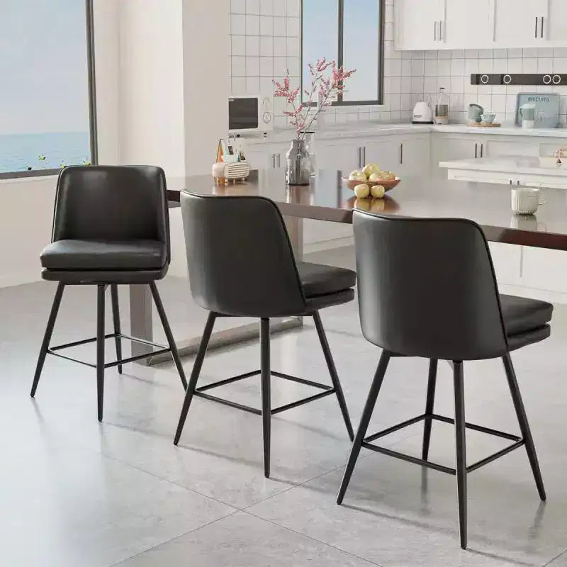 Set da pranzo da 5 pezzi in stile rustico con tavolo alto da bancone e 4 sedie imbottite, con ripiani portaoggetti a 3 livelli, grigio/naturale+bianco