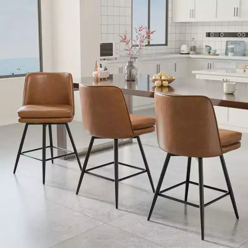 Set da pranzo da 5 pezzi in stile rustico con tavolo alto da bancone e 4 sedie imbottite, con ripiani portaoggetti a 3 livelli, grigio/naturale+bianco