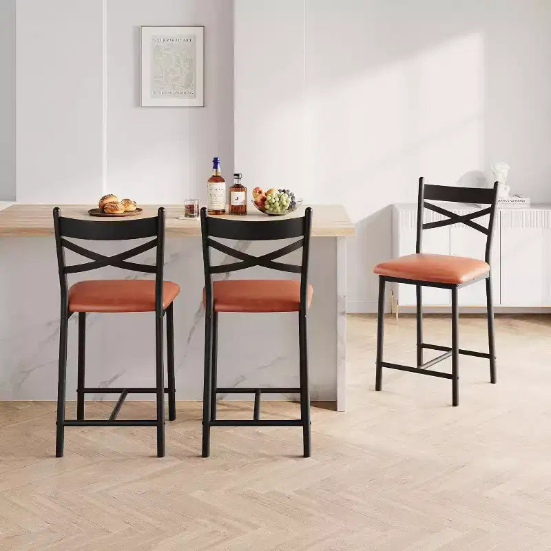 Sgabelli da bar altezza bancone, sedili rivestiti in pelle PU con schienale a X e poggiapiedi, sgabelli con struttura in metallo