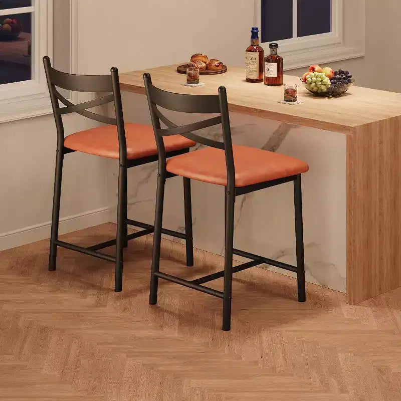 Sgabelli da bar altezza bancone, sedili rivestiti in pelle PU con schienale a X e poggiapiedi, sgabelli con struttura in metallo