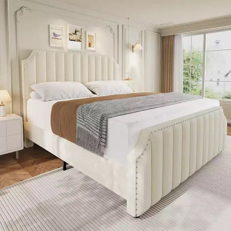 Struttura letto king size in velluto, testiera e pediera alte 127,5 cm, struttura letto king size imbottita con finiture borchiate, non è necessaria la rete a molle