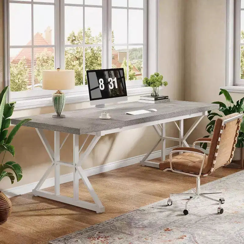 Scrivania grande direzionale Lantine da 70,86 pollici, scrivania industriale per ufficio domestico, semplice tavolo lungo da scrittura e studio, mobili per ufficio (grigio/bianco)