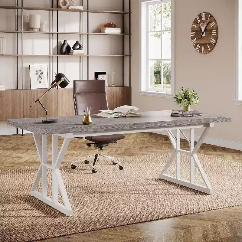 Scrivania grande direzionale Lantine da 70,86 pollici, scrivania industriale per ufficio domestico, semplice tavolo lungo da scrittura e studio, mobili per ufficio (grigio/bianco)