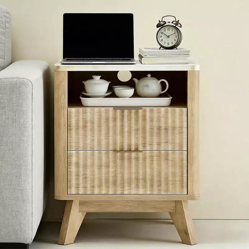 Comodino Moderno Compatto 18 con Piano Effetto Marmo, Tavolino Laterale con Bordo Curvo, 2 Cassetti e Vano a Giorno per Camera da Letto o Salotto