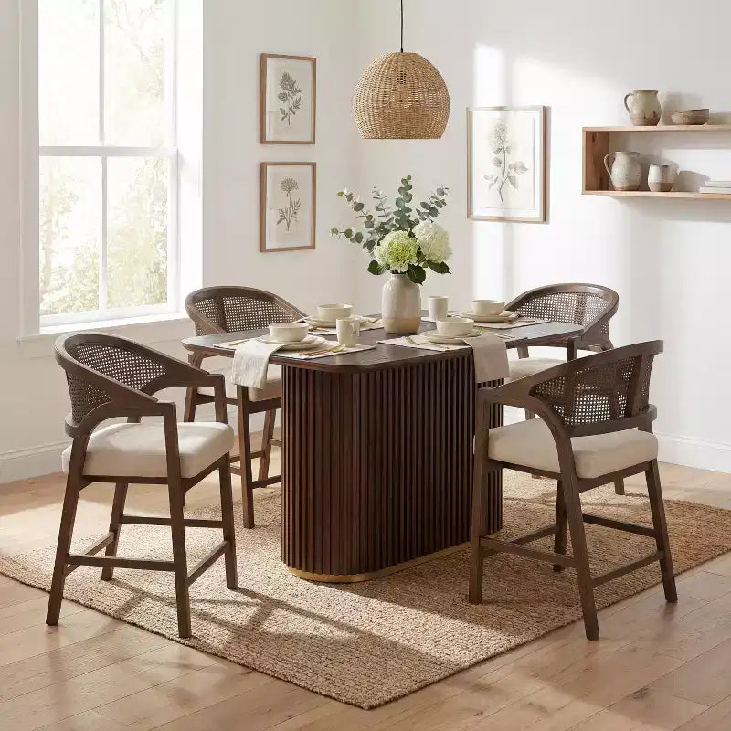 Christopher Knight Home Mirae Sgabelli da bancone Mid-Century Modern in rattan e legno di gomma, 5 pezzi, con tavolo da bancone a flauto
