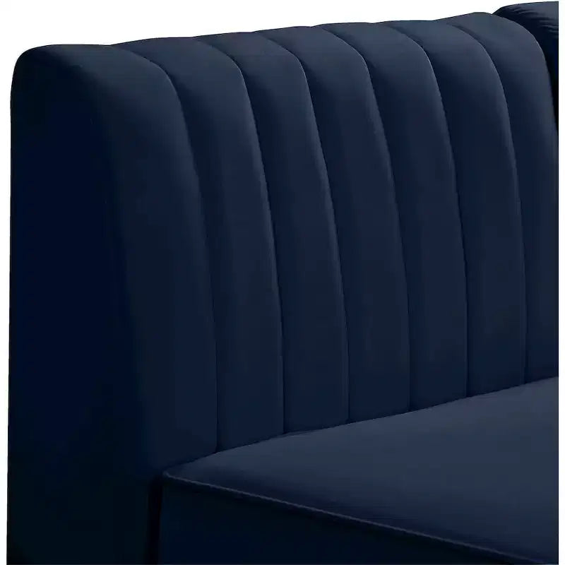 Divano modulare Meridian Furniture Alina in velluto blu marino