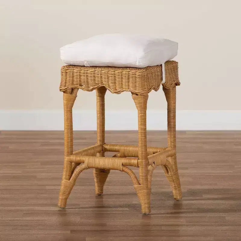bali & pari Sgabello da bancone in rattan conchiglia Honey/White