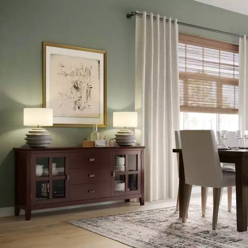 Credenza buffet grande Stratford, marrone rossiccio - WyndenHall: Legno massello, 3 cassetti, 2 armadietti