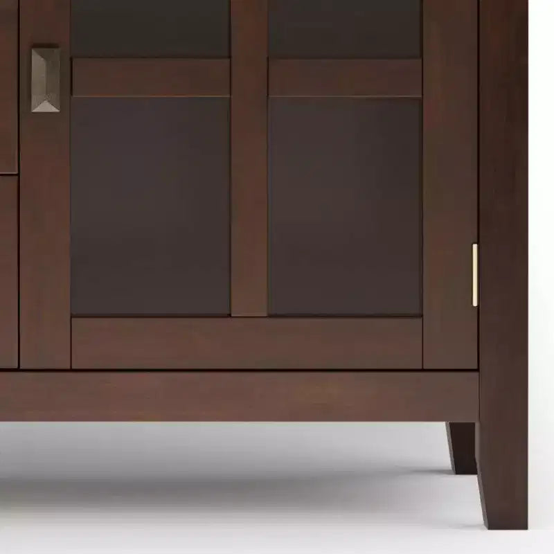 Credenza buffet grande Stratford, marrone rossiccio - WyndenHall: Legno massello, 3 cassetti, 2 armadietti