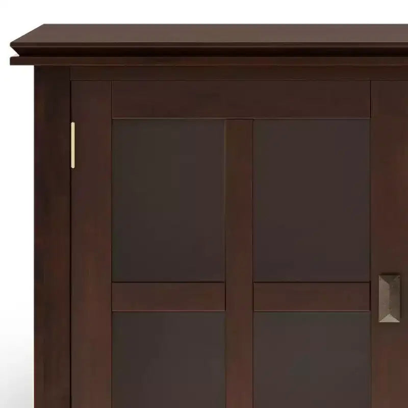 Credenza buffet grande Stratford, marrone rossiccio - WyndenHall: Legno massello, 3 cassetti, 2 armadietti