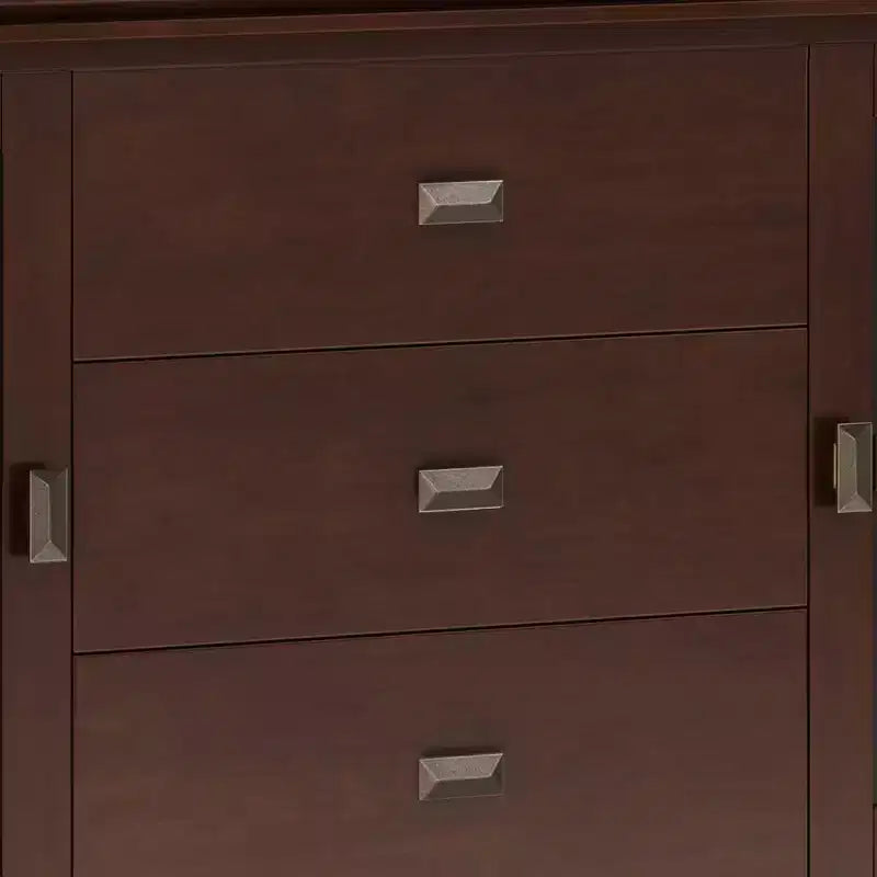 Credenza buffet grande Stratford, marrone rossiccio - WyndenHall: Legno massello, 3 cassetti, 2 armadietti