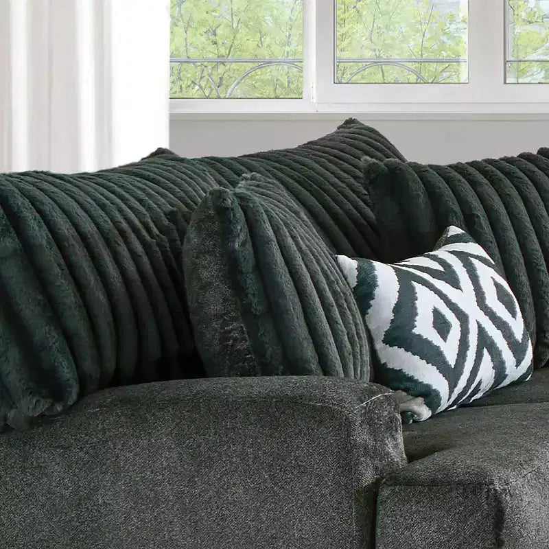 HOMES: Inside + Out Divanetto Telven 72" in ciniglia trapuntata a canali con cuscini grigio