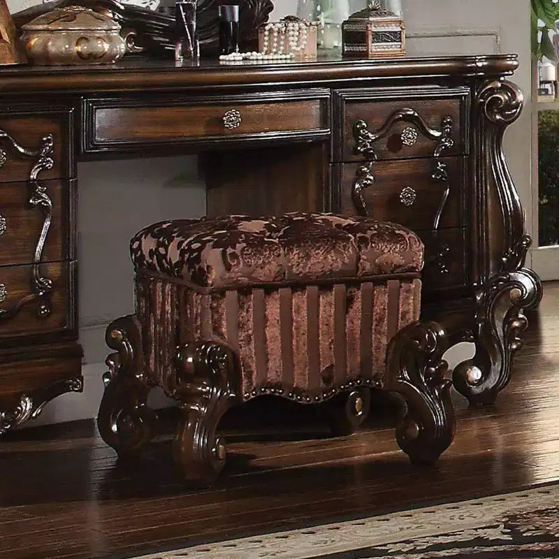 Poltrona d'accento Versailles Acme Furniture Tessuto/Finitura rovere ciliegio