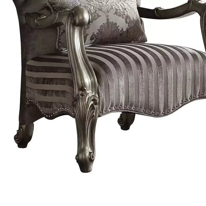 Poltrona Versailles con 1 cuscino in velluto/finitura platino anticato - Acme Furniture