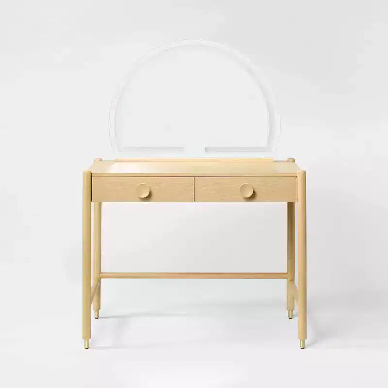Toeletta con specchio illuminato, cassetti e presa elettrica - Threshold™ disegnato con Studio McGee