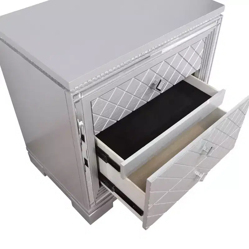 Set Letto Matrimoniale Queen Tenaya 3 Pezzi con 2 Comodini Argento/Grigio - HOMES: Inside + Out