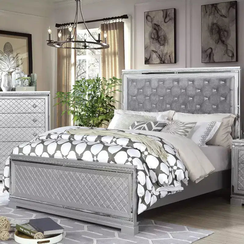Set Letto Matrimoniale Queen Tenaya 3 Pezzi con 2 Comodini Argento/Grigio - HOMES: Inside + Out
