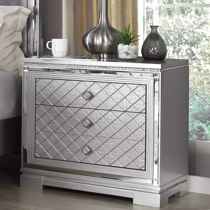 Set Letto Matrimoniale Queen Tenaya 3 Pezzi con 2 Comodini Argento/Grigio - HOMES: Inside + Out
