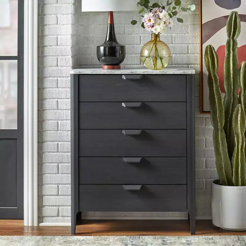 Buylateral Keely Comò moderno a 5 cassetti con piano in finto marmo grigio carbone: Mid-Century Modern, Mobile contenitore per camera da letto, Piano in finto marmo