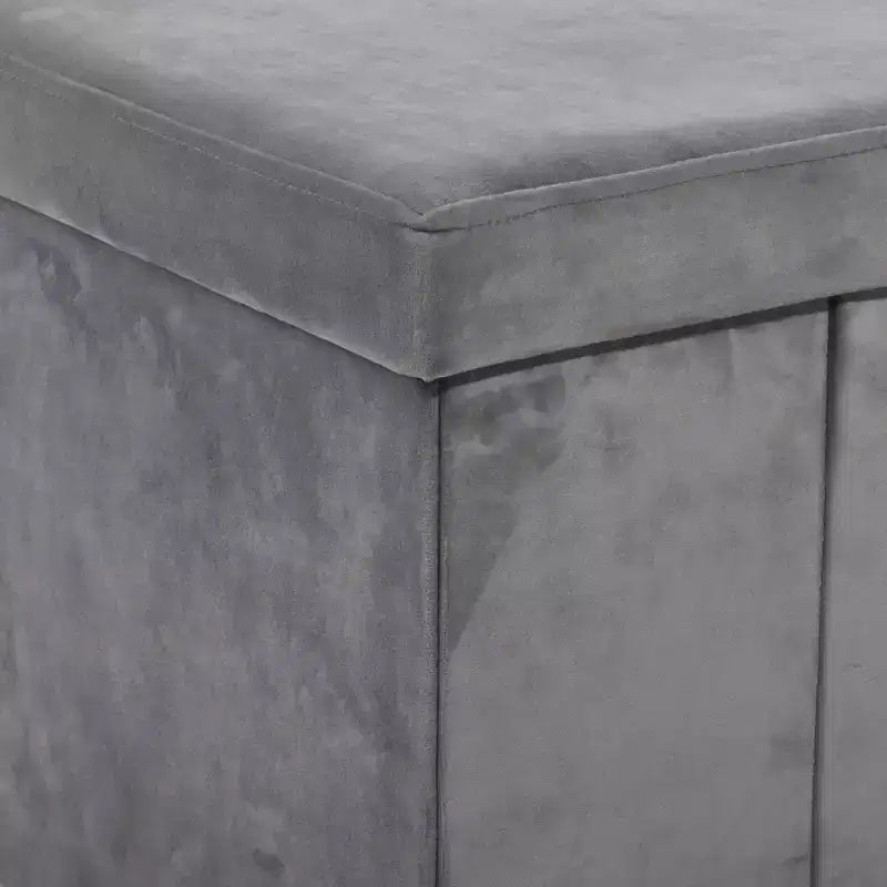 Olivia & May Sgabello Contenitore Moderno in Tessuto Grigio: Rivestimento in Velluto, Struttura in Metallo, Design con Coperchio Sollevabile, Nessun Montaggio Richiesto