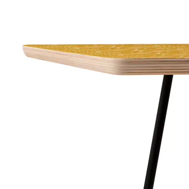 Tavolino Heather Dutton Rise and Shine Giallo/Nero - Deny Designs: Betulla baltica, Gambe in acciaio, Design d'artista