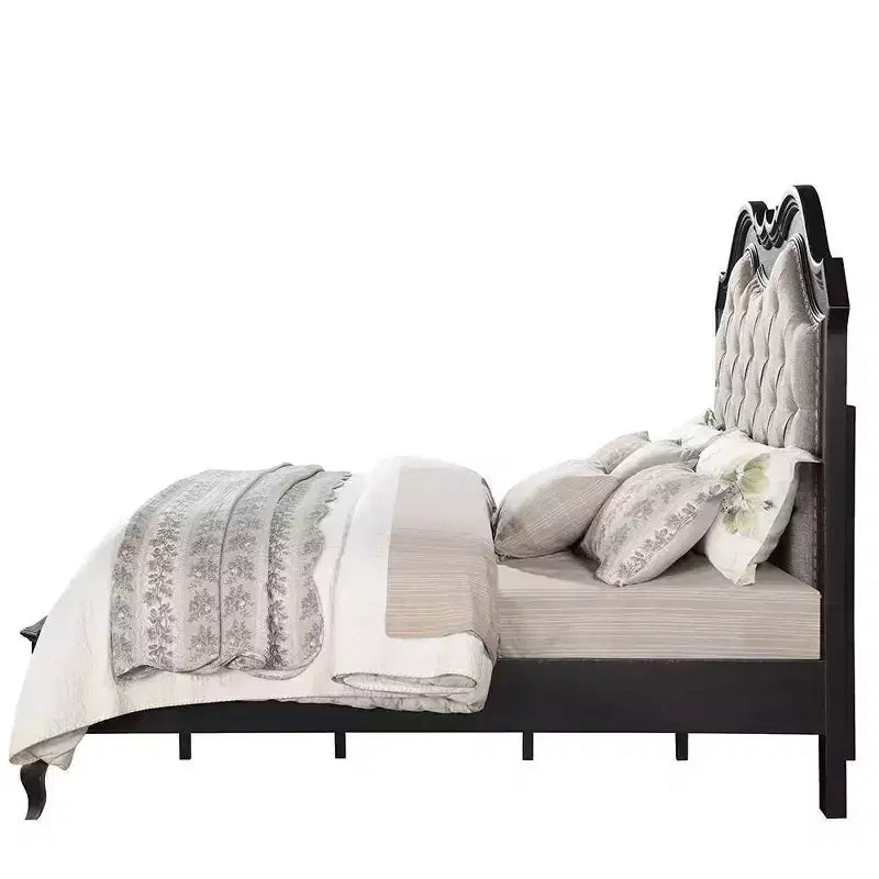 Letto king size orientale da 82,5": Letti Chelmsford, Rivestimento con borchie, Testiera imbottita trapuntata - Acme Furniture