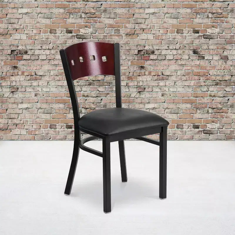 Sedia da pranzo per ristorante in metallo con schienale a 4 quadrati decorativi Emma e Oliver Black
