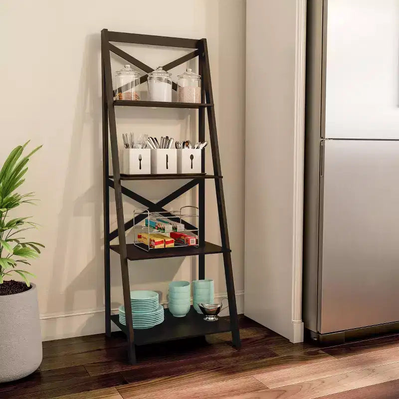 Libreria a scaletta a 4 ripiani Lavish Home, scaffale autoportante con struttura a X sul retro e design inclinato per casa o ufficio, nero