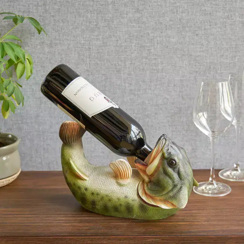 Portabottiglie di vino in poliresina "True Boozy Bass", Portabottiglie a forma di pesce giocoso, Portabottiglie a forma di animale, Decorazione per bar e cucina, Contiene 1 bottiglia di vino standard, Set da 1