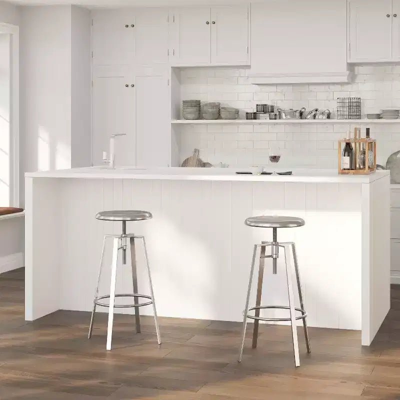 Sgabello da bar in stile industriale Merrick Lane con sedile girevole regolabile in altezza