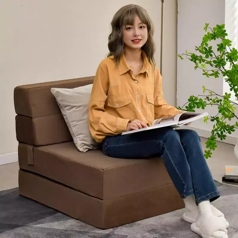 Costway Sedia Tri-Fold Pieghevole Sdraio Lettino Convertibile Divano Letto Dormitorio Marrone