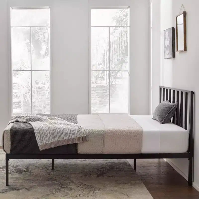Lori Letto con base a piattaforma in metallo e testiera a sbarre verticali - Brookside Home