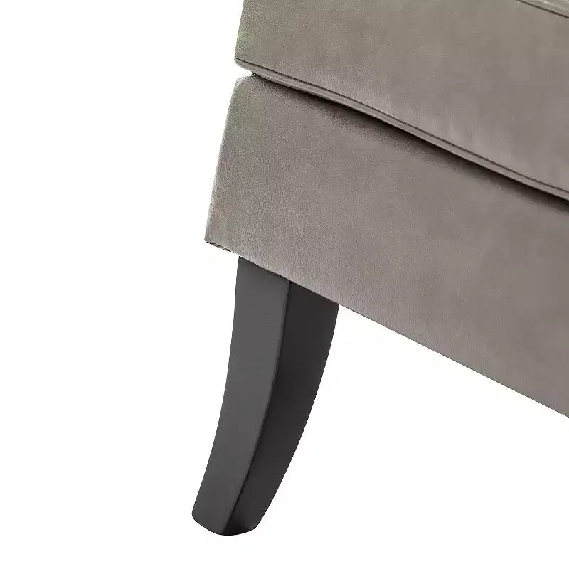 Poltrona imbottita in legno Celadon | ART OF LIVING DESIGNS