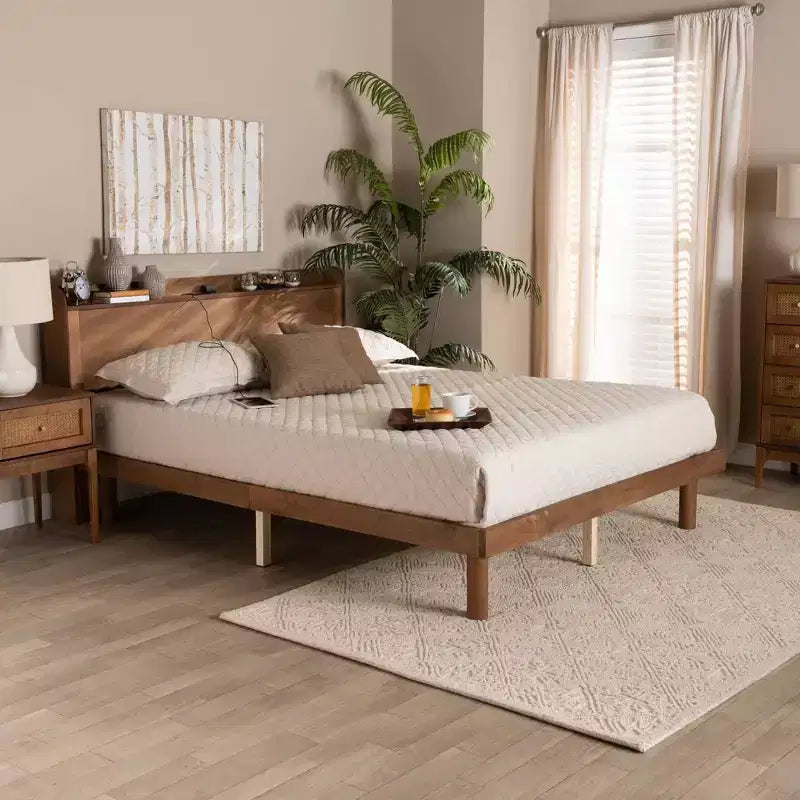Decker Wood Platform Bed con Stazione di Ricarica Marrone Noce - Baxton Studio
