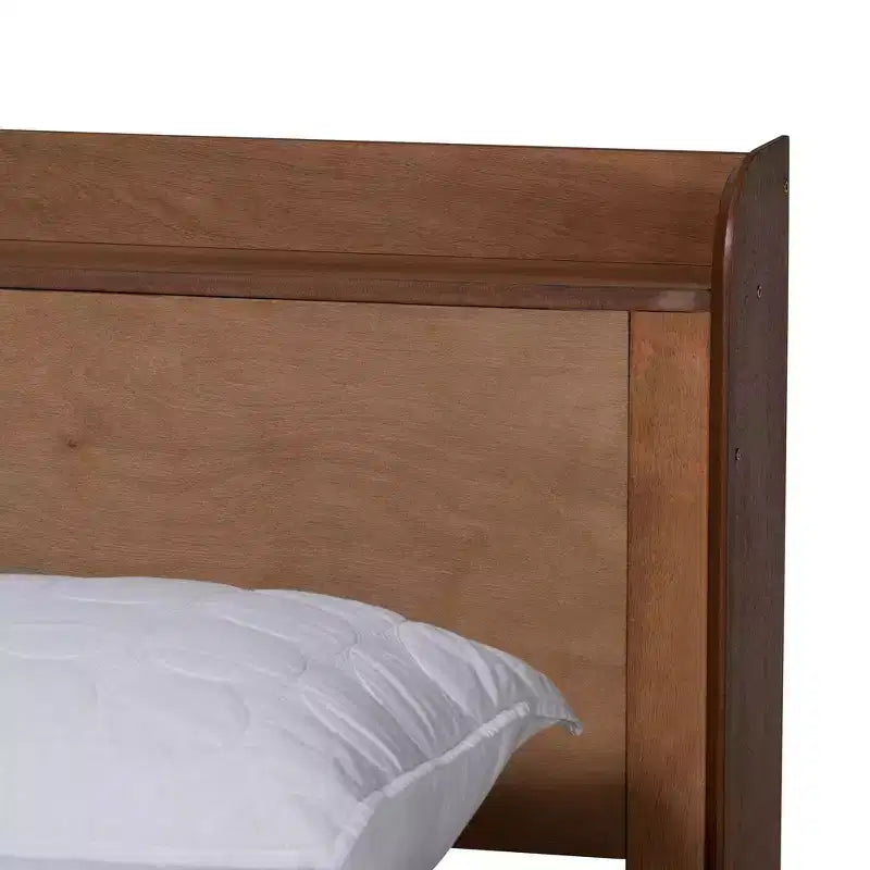 Decker Wood Platform Bed con Stazione di Ricarica Marrone Noce - Baxton Studio