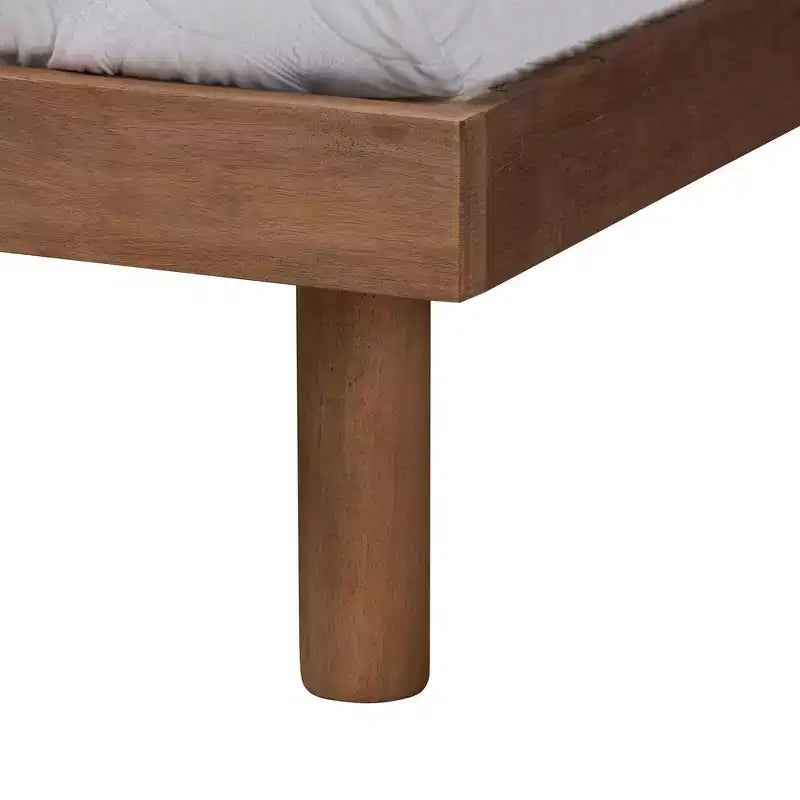 Decker Wood Platform Bed con Stazione di Ricarica Marrone Noce - Baxton Studio