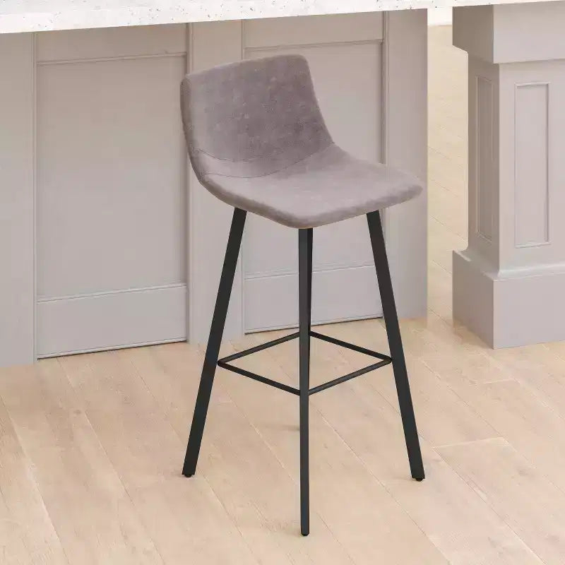 Emma e Oliver Set di Due Sgabelli da Bar Imbottiti Moderni da 76 cm, Struttura in Metallo Opaco e Piedini in Plastica