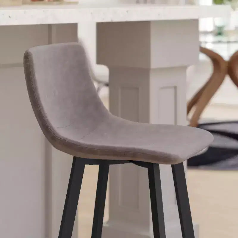 Emma e Oliver Set di Due Sgabelli da Bar Imbottiti Moderni da 76 cm, Struttura in Metallo Opaco e Piedini in Plastica